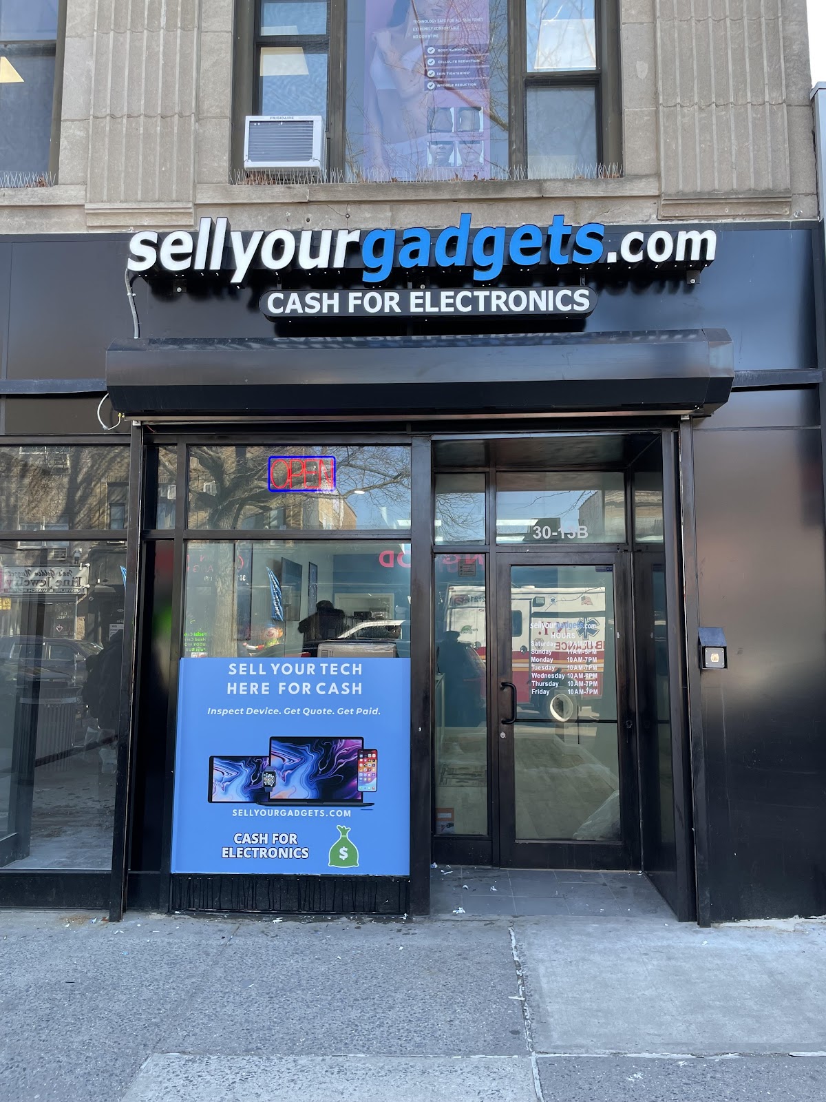 Sell Your Gadgets storefront in Astoria, NY