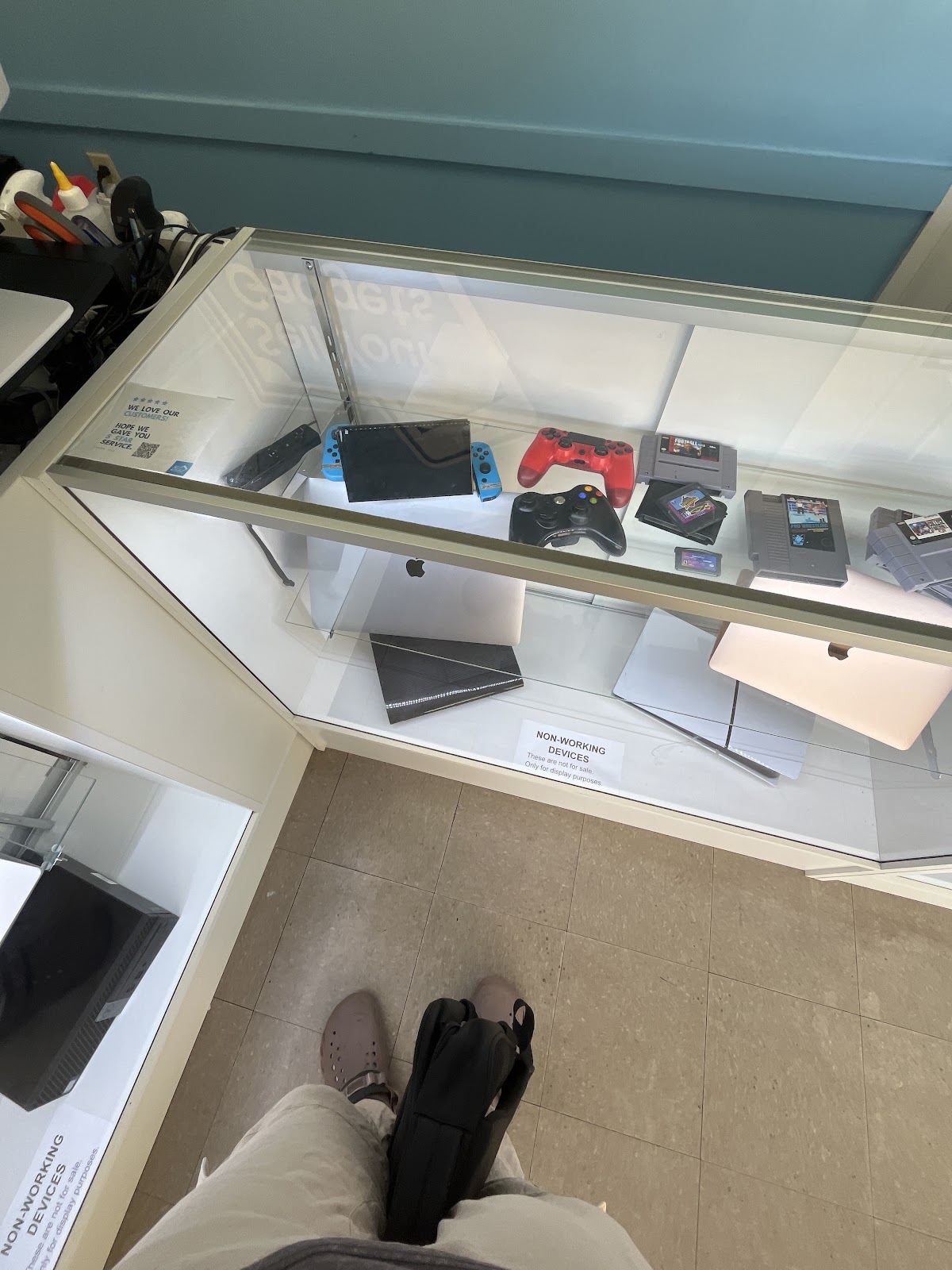 Sell Your Gadgets storefront in Glen Burnie, MD — interior