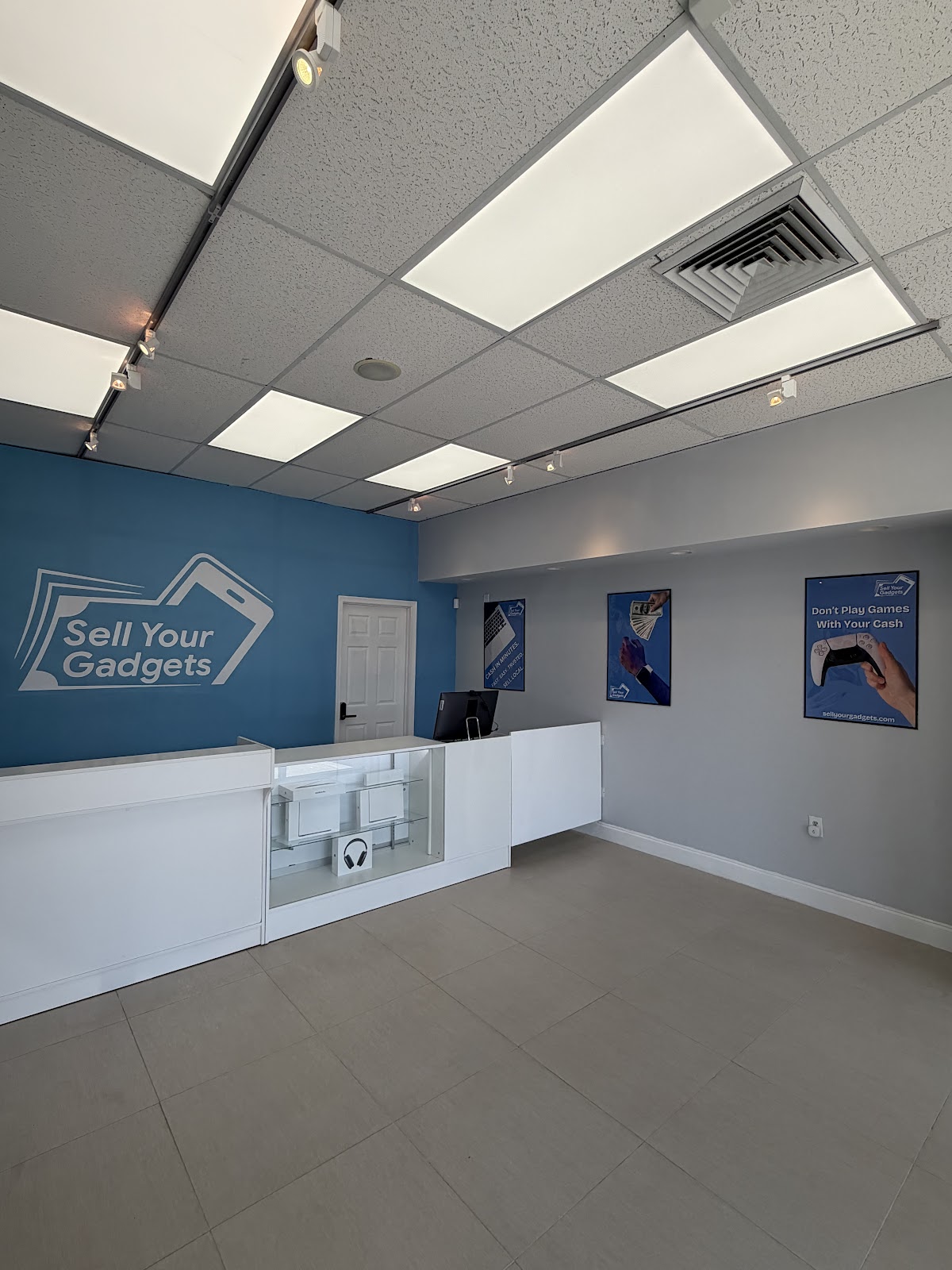 Sell Your Gadgets storefront in Virginia Beach, VA — interior